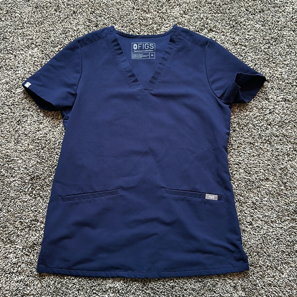 Figs Casma Three-Pocket Scrub Top